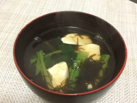 もずくと豆腐のすまし汁